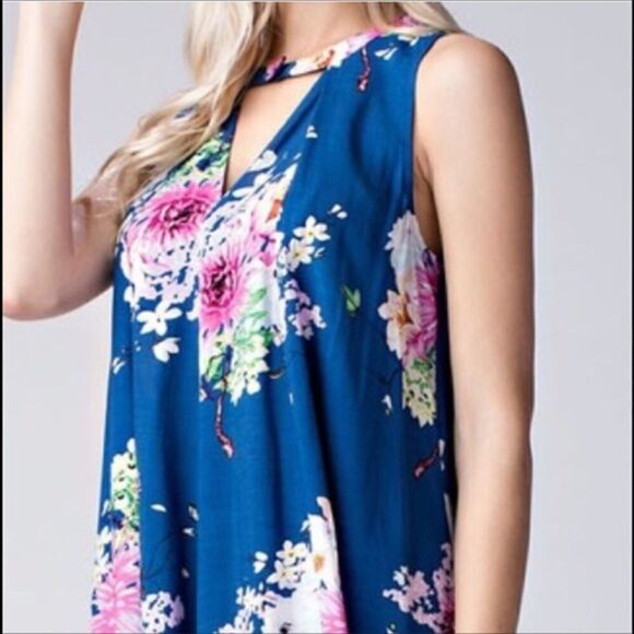 Floral Sleeveless Cutout Button Dress - Picture 2 of 2